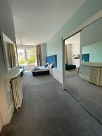 Crofton House Hotel
