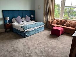 Crofton House Hotel