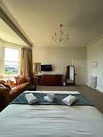 Crofton House Hotel