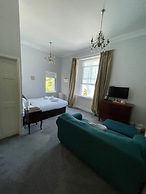Crofton House Hotel