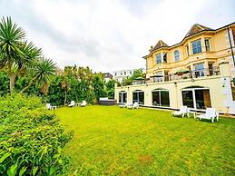 Crofton House Hotel