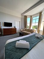 Crofton House Hotel