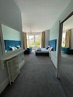 Crofton House Hotel