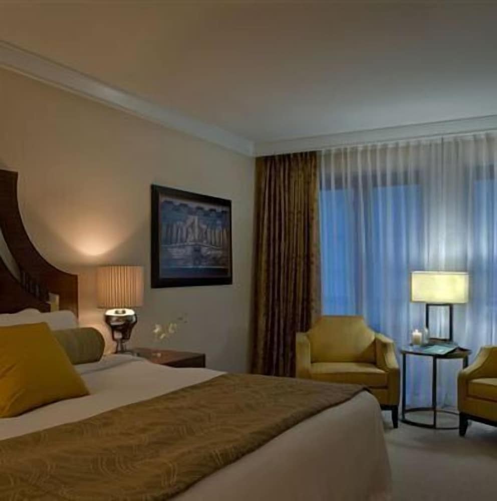 L'Hermitage Hotel