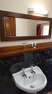Great Trethew Manor Hotel & Restaurant