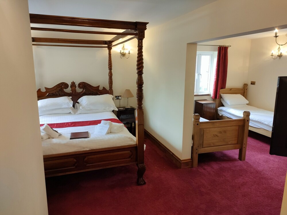 Great Trethew Manor Hotel & Restaurant