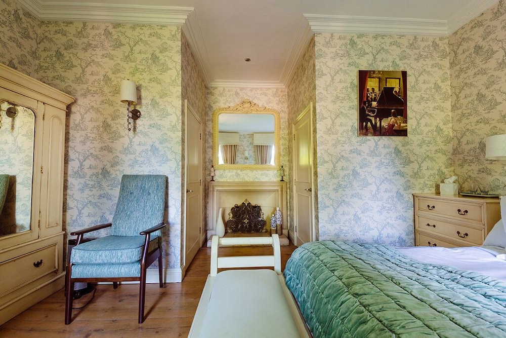 Hickman Hill Hotel