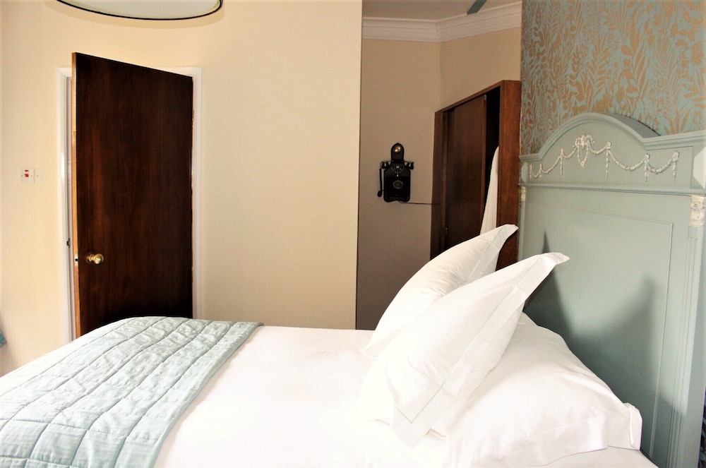 Hickman Hill Hotel