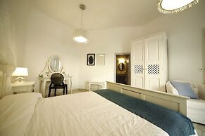 Armeni Village Rooms & Suites