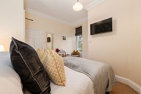 Wheatlands Lodge - Bed & Breakfast
