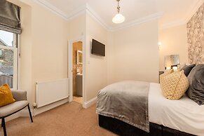 Wheatlands Lodge - Bed & Breakfast