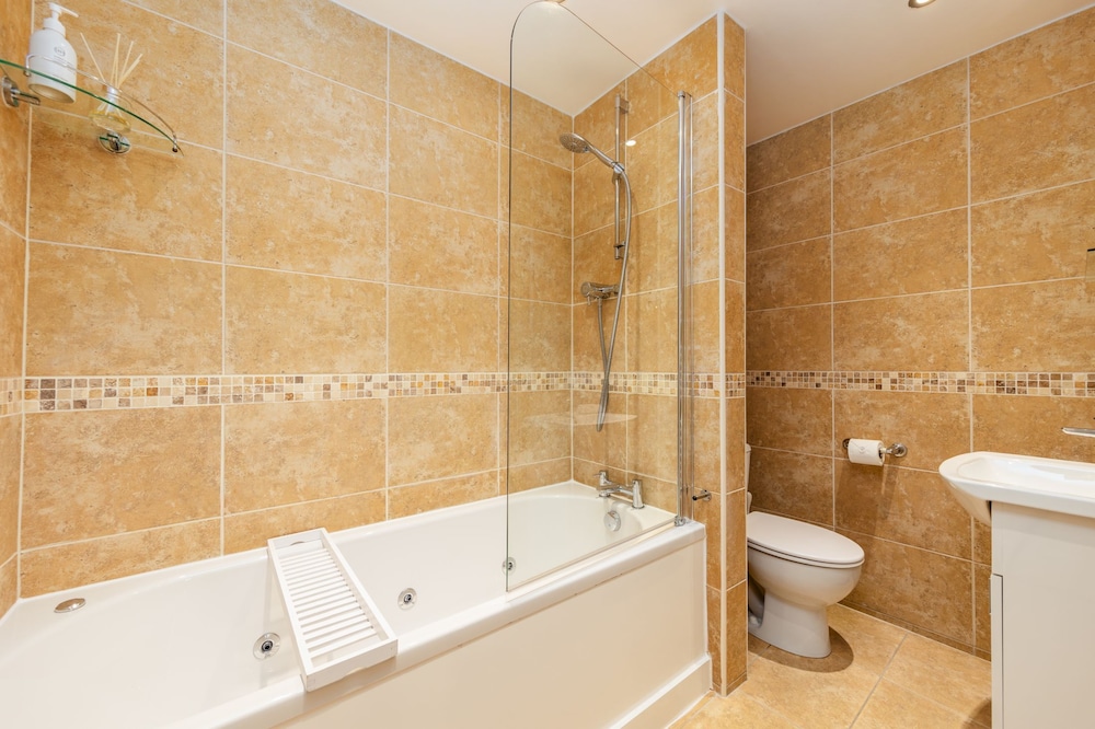 Wheatlands Lodge - Bed & Breakfast