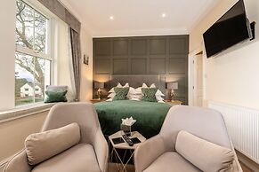 Wheatlands Lodge - Bed & Breakfast