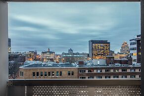 Hotel Faubourg Montreal