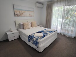 Mari Court Resort