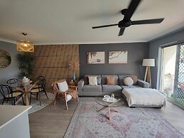 Mari Court Resort