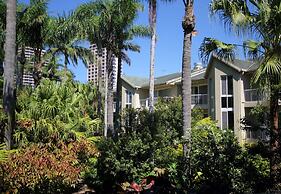 Mari Court Resort