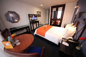 Hotel Emily
