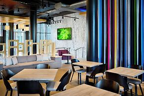 Aloft by Marriott Montreal Airport