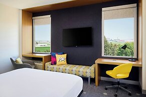 Aloft by Marriott Montreal Airport