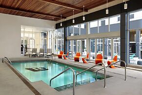 Aloft by Marriott Montreal Airport