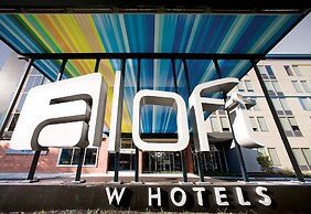 Aloft by Marriott Montreal Airport