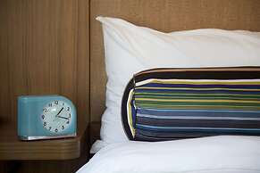 Aloft by Marriott Montreal Airport