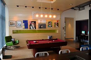 Aloft by Marriott Montreal Airport
