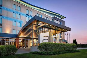 Aloft by Marriott Montreal Airport