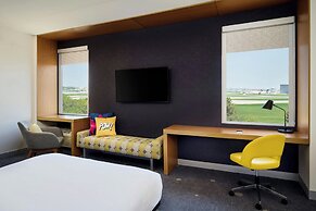 Aloft by Marriott Montreal Airport