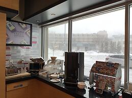 Aloft by Marriott Montreal Airport