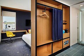Aloft by Marriott Montreal Airport
