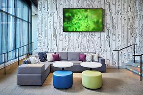 Aloft by Marriott Montreal Airport