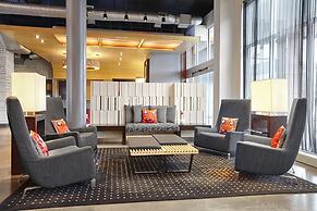 Aloft by Marriott Montreal Airport