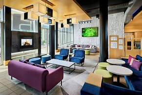 Aloft by Marriott Montreal Airport