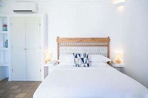 Pantelia Suites