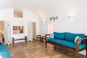 Pantelia Suites