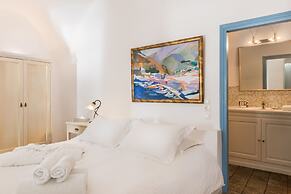 Pantelia Suites