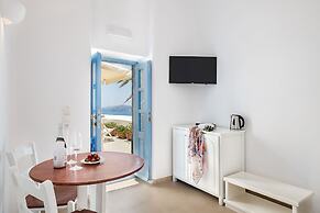 Pantelia Suites