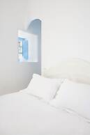 Pantelia Suites