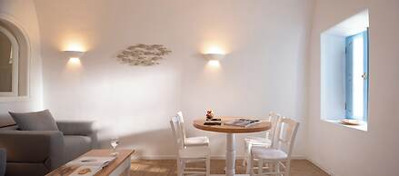 Pantelia Suites