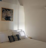 Pantelia Suites