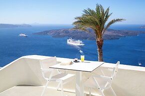 Pantelia Suites
