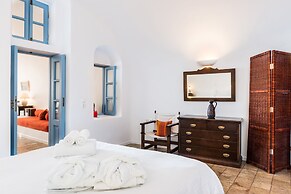 Pantelia Suites