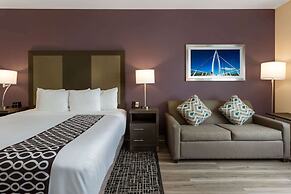 La Quinta Inn & Suites by Wyndham Wichita Airport