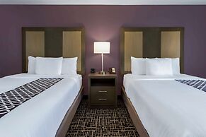 La Quinta Inn & Suites by Wyndham Wichita Airport