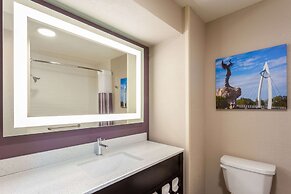 La Quinta Inn & Suites by Wyndham Wichita Airport