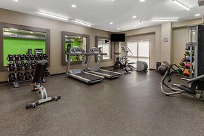 La Quinta Inn & Suites by Wyndham Wichita Airport