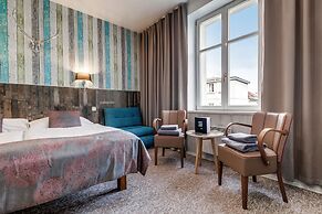 Royal Court Hotel