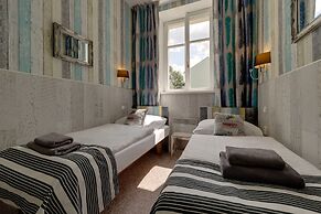 Royal Court Hotel